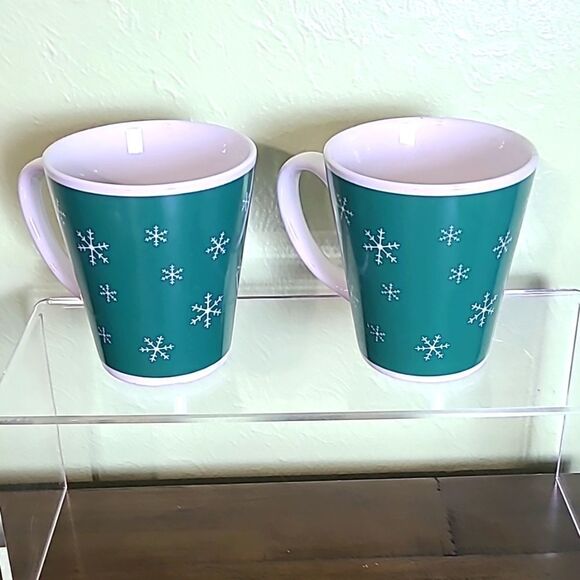 Santa Claus Mugs (Set of 2) - Picture 3 of 4